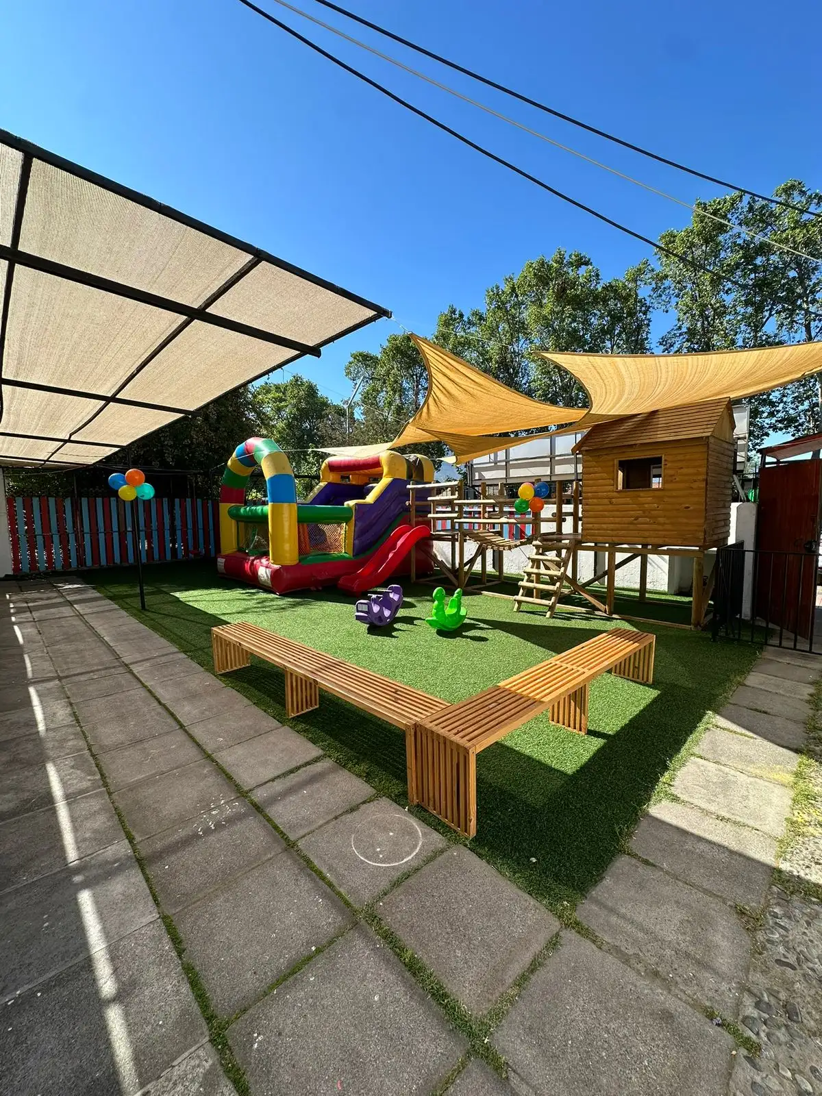 Área exterior de juegos en Mado Kids Las Condes