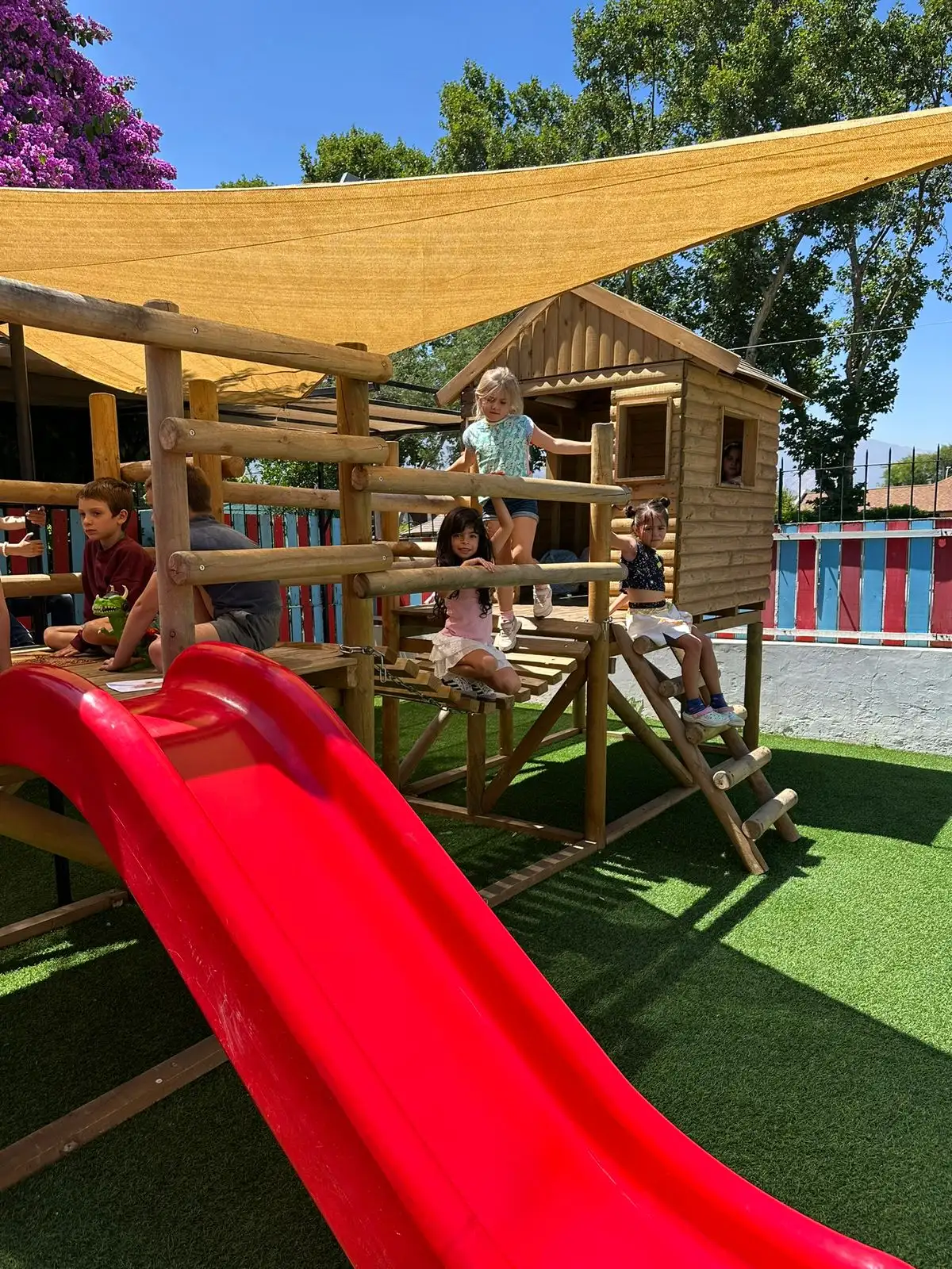 Zona de aventura y movimiento en Mado Kids